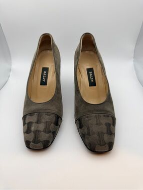 Bally Style Flex Italy TANGE-U Gray Suede Embroidered Cap Toe Pumps Shoes US 7.5